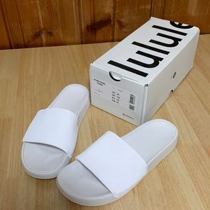 Lululemon W Restfeel Slide size 10 White/White